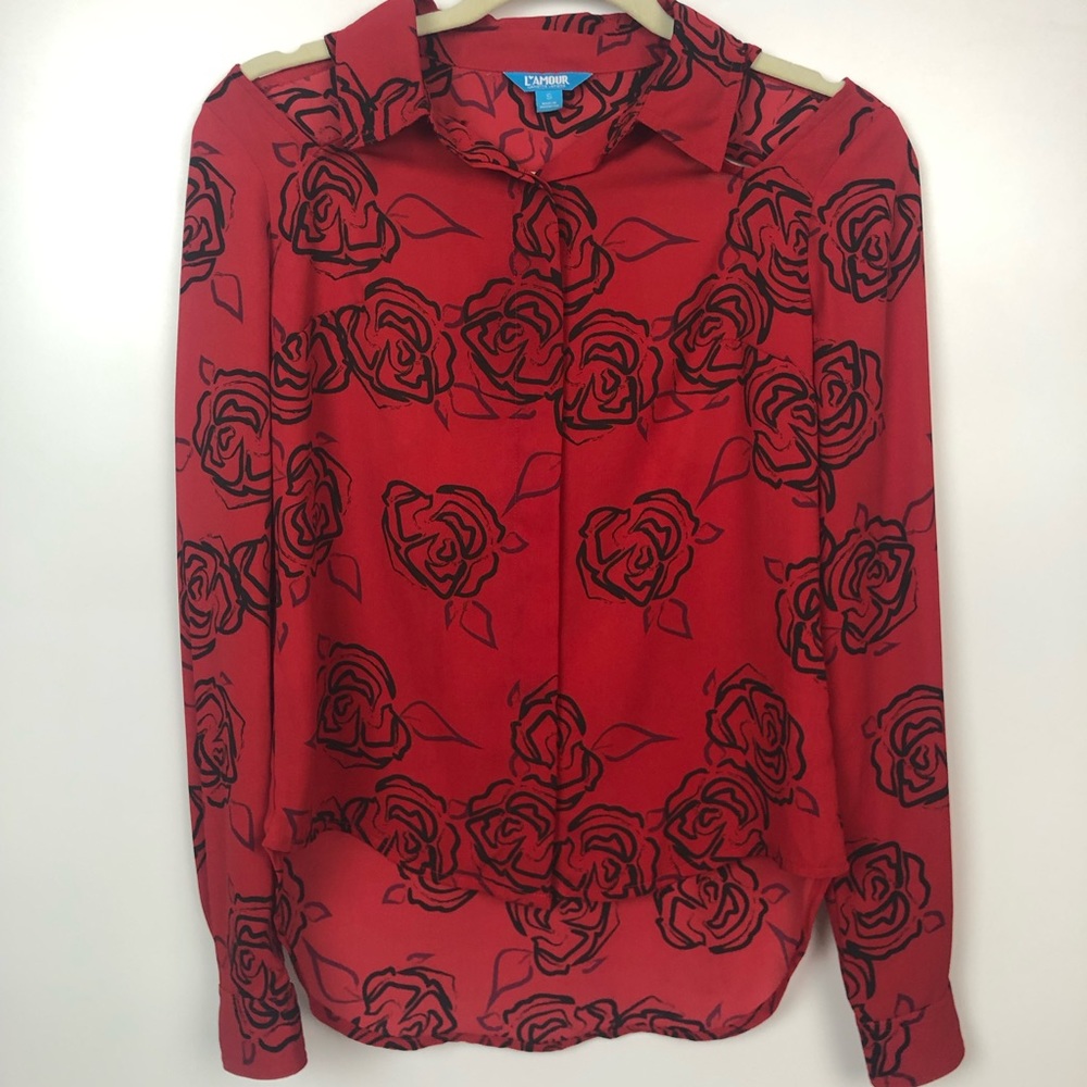 NWOT LAMOUR small floral keyhole back shirt